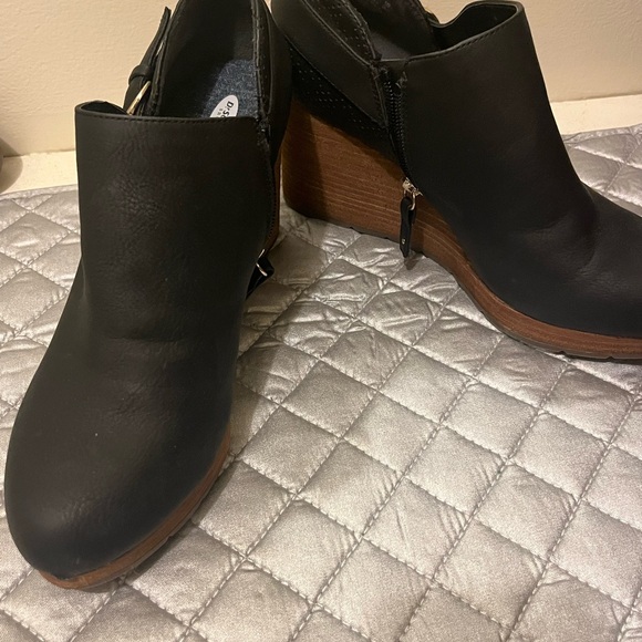 Dr. Scholl’s Wedge Bootie - Picture 2 of 7